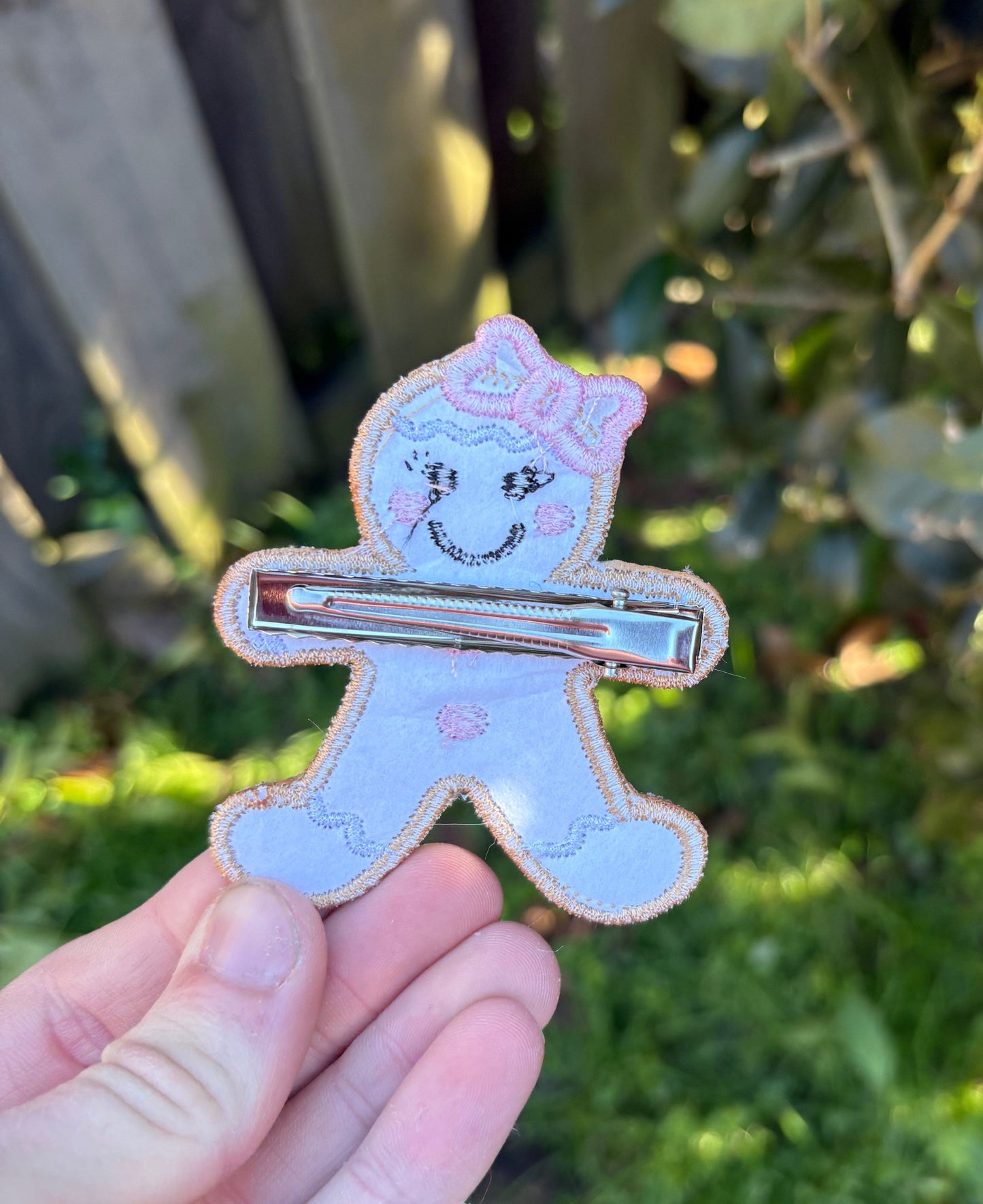 Gingerbread Center Clip On