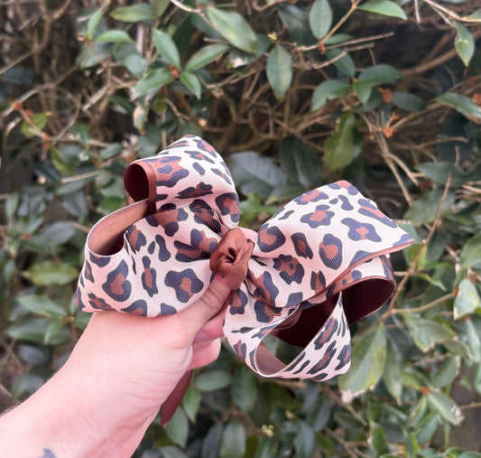 Leopard Bow